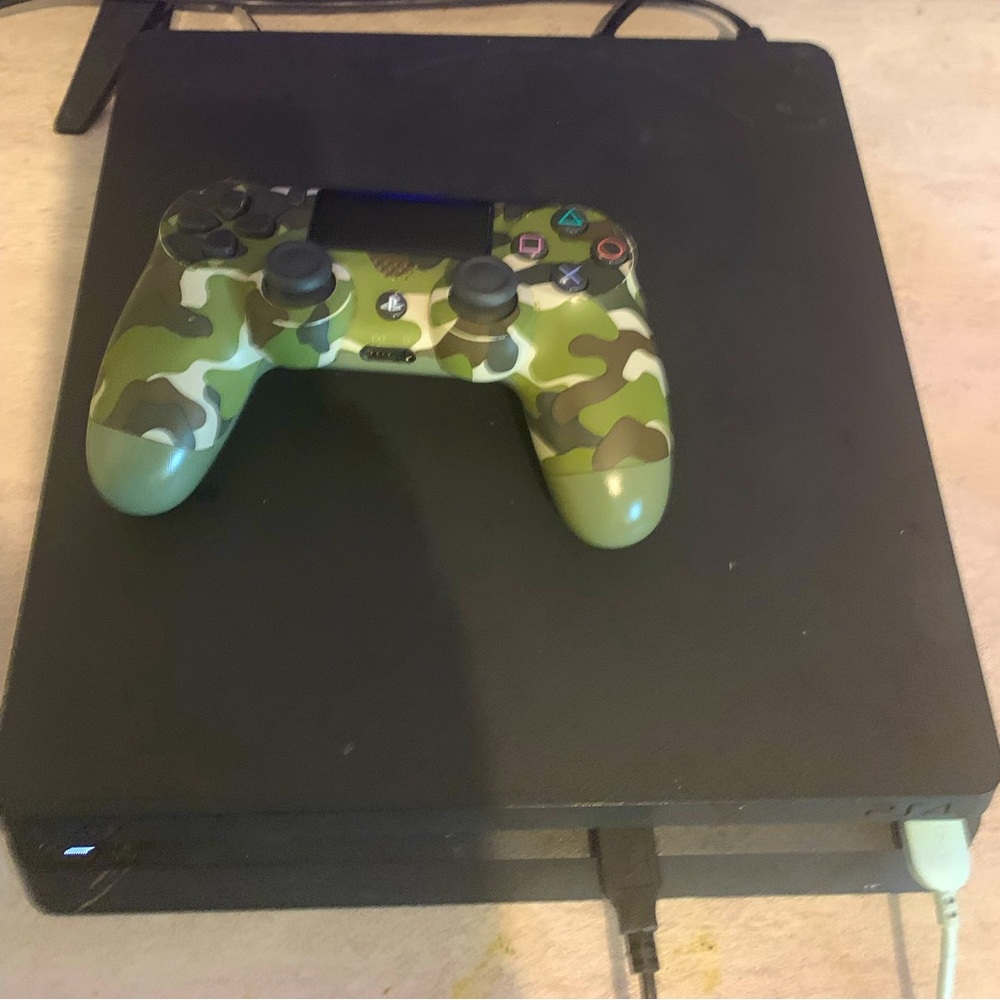 Used Ps4 (Slim)